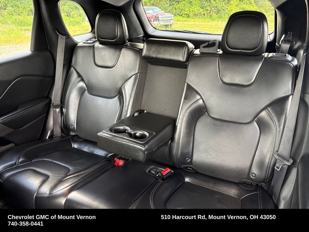Used 2019 Jeep Cherokee Limited AWD/4WD image 25