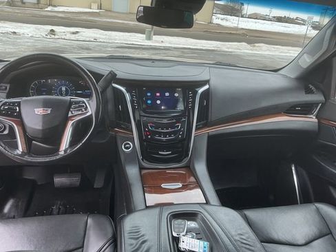 Used 2017 Cadillac Escalade Premium Luxury image 34