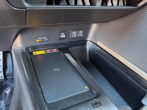 Used 2025 Toyota Camry SE FWD image 20