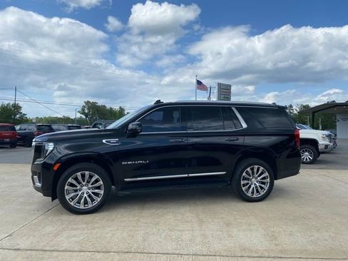Used 2022 GMC Yukon Denali AWD/4WD image 2