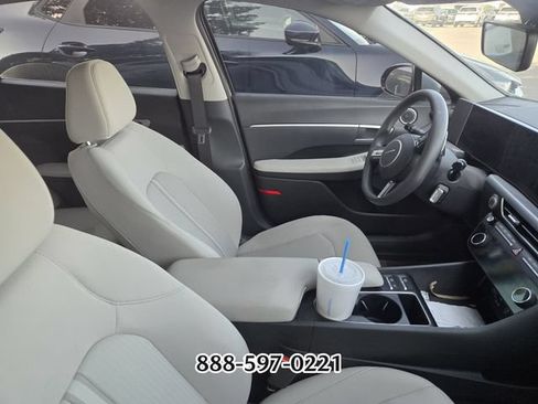 Used 2025 Hyundai Sonata SEL FWD image 8