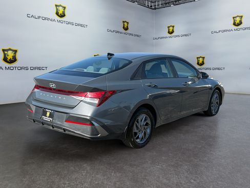 Used 2024 Hyundai Elantra SEL FWD image 5