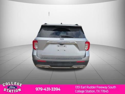 Used 2021 Ford Explorer XLT w/ Equipment Group 202A image 5