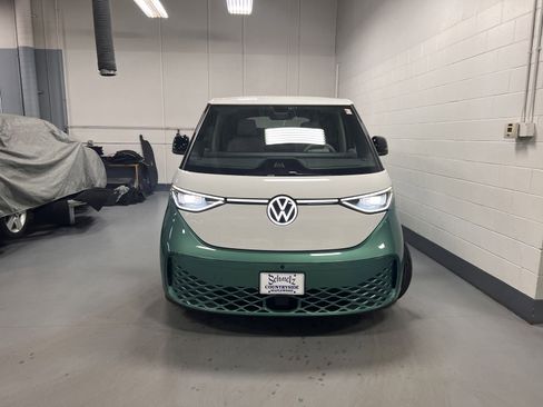 New 2025 Volkswagen ID. Buzz 1st Edition image 3