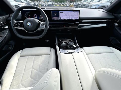 Used 2024 BMW 530i xDrive w/ Premium Package AWD/4WD image 10