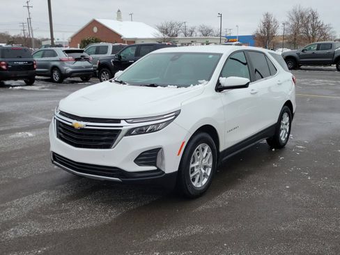 Used 2022 Chevrolet Equinox LT image 2