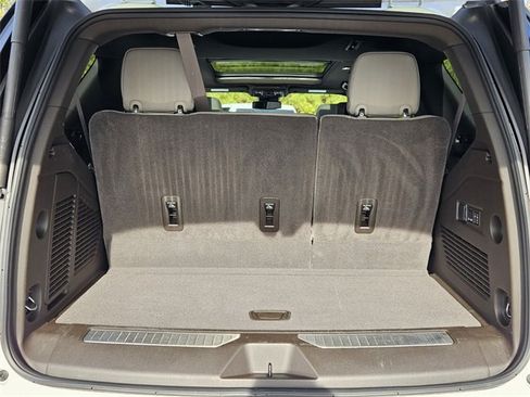 Used 2024 Chevrolet Tahoe Z71 w/ Off-Road Capability Package image 29