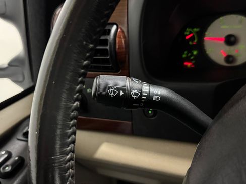 Used 2005 Ford F350 Lariat RWD image 22