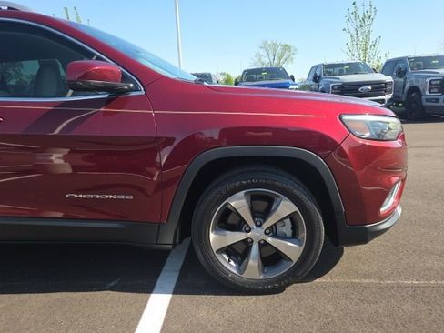 Used 2019 Jeep Cherokee Limited image 4