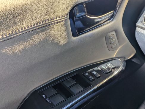 Used 2014 Toyota Avalon Limited image 26