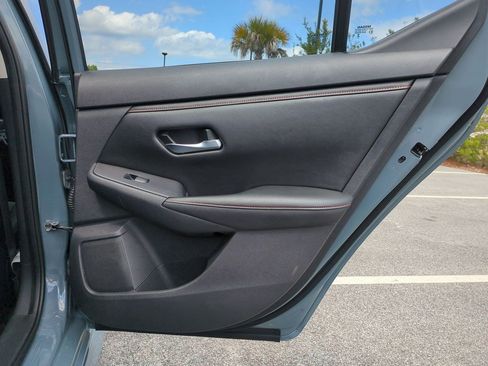 Used 2024 Nissan Sentra SR FWD image 33