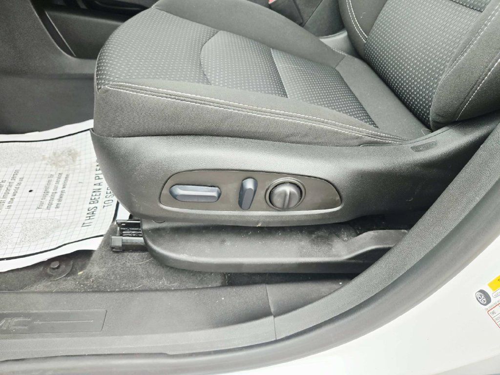 Used 2023 GMC Terrain SLE w/ Driver Convenience Package AWD/4WD image 35