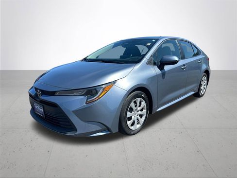 Used 2024 Toyota Corolla LE FWD image 2