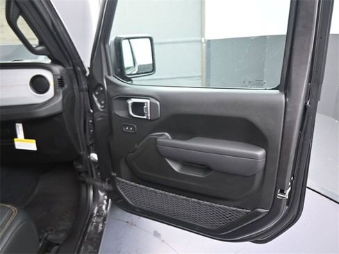 New 2025 Jeep Gladiator Sport image 26