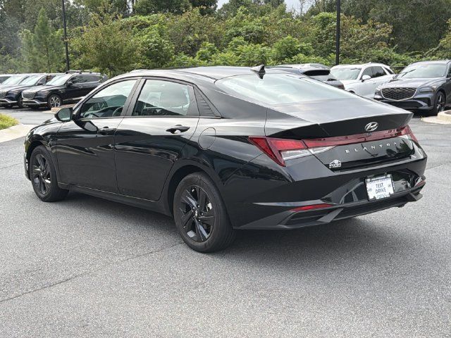 Certified 2023 Hyundai Elantra SEL FWD image 6