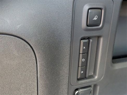 Used 2025 Lincoln Navigator Reserve image 32