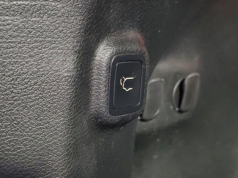 Used 2019 Jeep Cherokee Trailhawk w/ Comfort/Convenience Group image 14