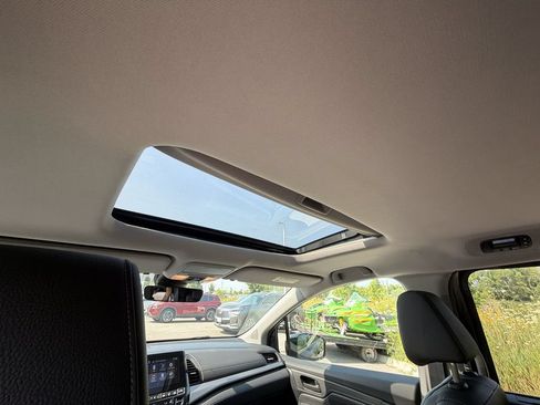 Used 2023 Honda Odyssey EX-L image 16