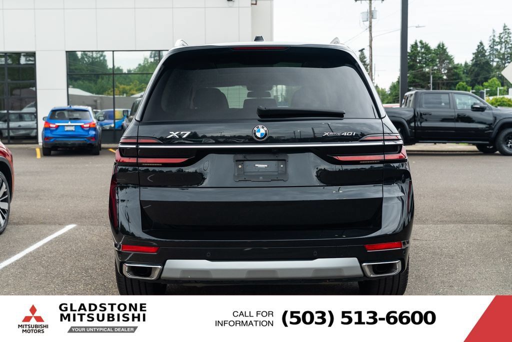 Used 2023 BMW X7 xDrive40i AWD/4WD image 7