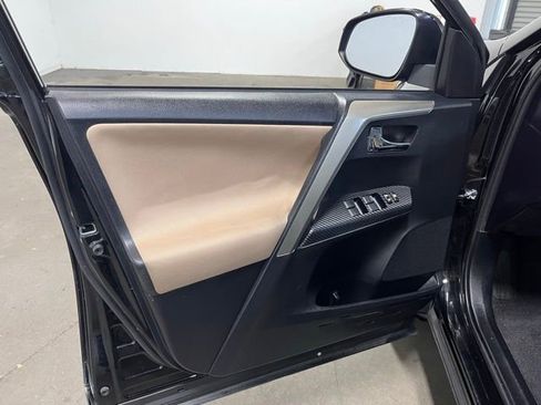 Used 2015 Toyota RAV4 XLE image 23