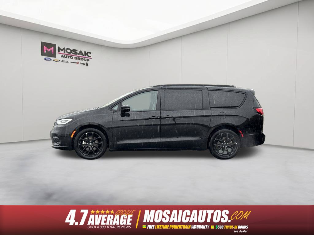 Used 2025 Chrysler Pacifica Limited FWD image 4
