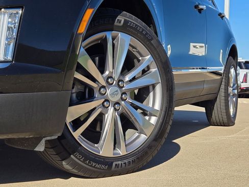 Certified 2025 Cadillac XT5 Premium Luxury image 8