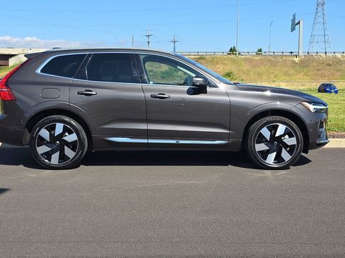 Used 2023 Volvo XC60 T8 Plus w/ Protection Package Premier AWD/4WD image 2