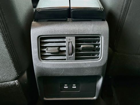 Used 2025 Nissan Rogue SV FWD image 28
