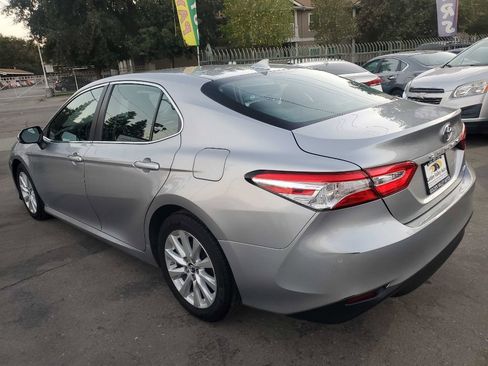 Used 2019 Toyota Camry LE image 5