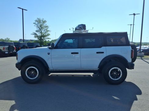 Certified 2022 Ford Bronco Big Bend w/ Sasquatch Package AWD/4WD image 6