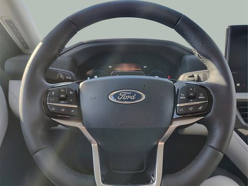 New 2026 Ford Explorer Platinum w/ LUX Leather Package image 17