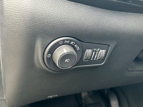 New 2025 Jeep Compass Latitude w/ Sun & Sound Group image 45