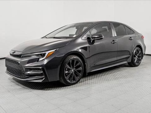 Used 2024 Toyota Corolla SE FWD image 2