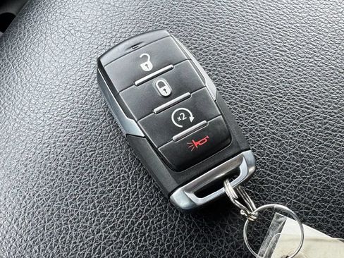 Used 2020 RAM 1500 Big Horn AWD/4WD image 32