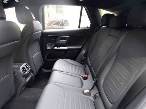 Used 2026 Mercedes-Benz GLC 300 image 20