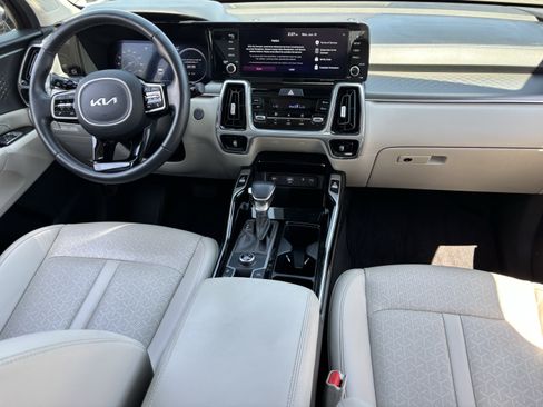 Certified 2023 Kia Sorento SX FWD image 13