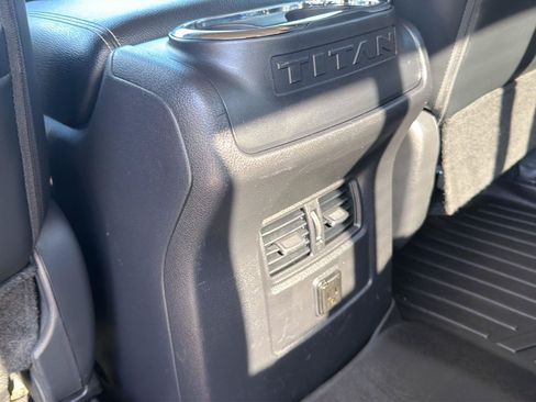 Used 2017 Nissan Titan PRO-4X AWD/4WD image 27