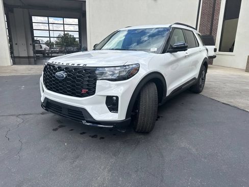 Used 2026 Ford Explorer ST w/ Sun And Sound Package AWD/4WD image 4