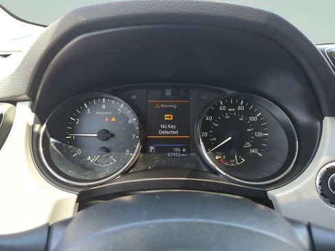 Certified 2021 Nissan Rogue Sport SL w/ Premium Package FWD image 43