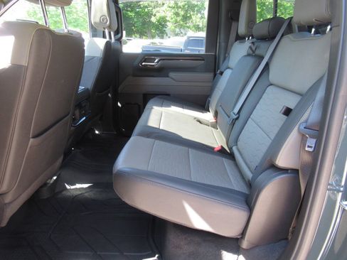 Used 2025 Chevrolet Silverado 2500 ZR2 w/ Technology Package AWD/4WD image 27