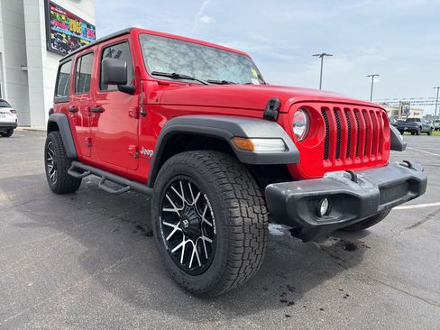 Used 2019 Jeep Wrangler Unlimited Sport S AWD/4WD image 3