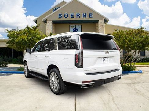 Used 2021 Cadillac Escalade Premium Luxury w/ LPO, Illumination Package image 3
