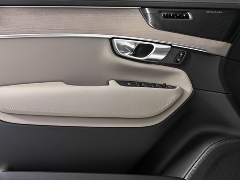 New 2026 Volvo XC90 B6 Plus w/ Protection Package Premier image 6