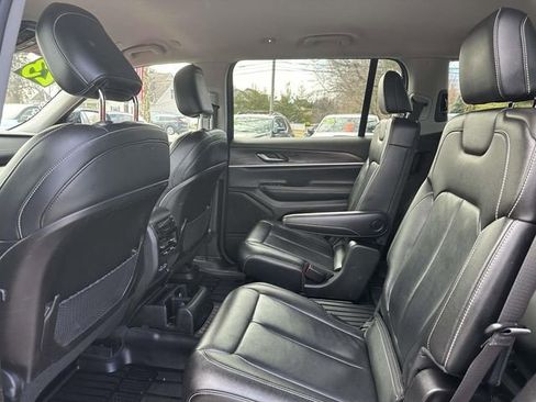 Certified 2023 Jeep Grand Cherokee L Limited w/ Black Appearance Package image 7