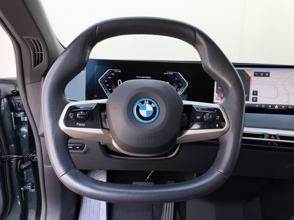Used 2024 BMW iX xDrive50 w/ Premium Package AWD/4WD image 10