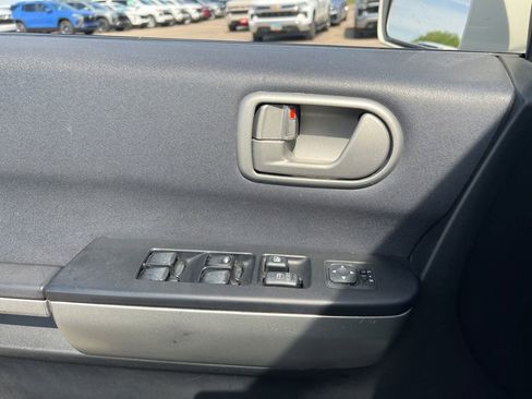 Used 2004 Mitsubishi Endeavor XLS AWD/4WD image 16
