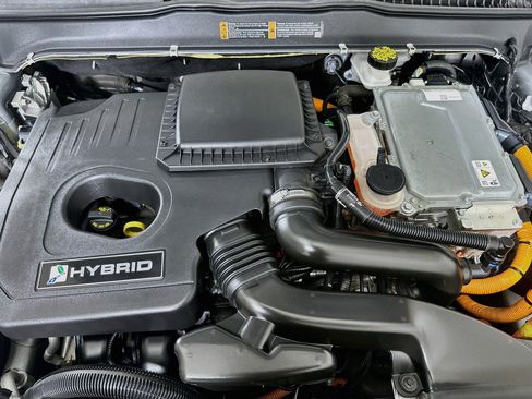 Used 2020 Ford Fusion SE FWD image 33