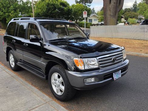 Used 2003 Toyota Land Cruiser w/ Convenience Pkg AWD/4WD image 3