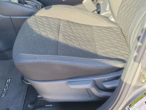 Used 2022 Nissan Kicks S image 16