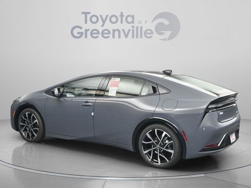 New 2026 Toyota Prius Plug-In Hybrid FWD image 6
